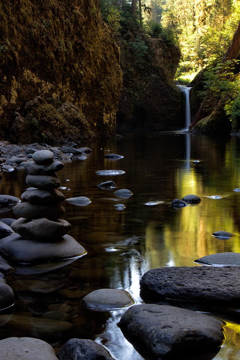 Punchbowl Falls in Oregon's Columbia Gorge